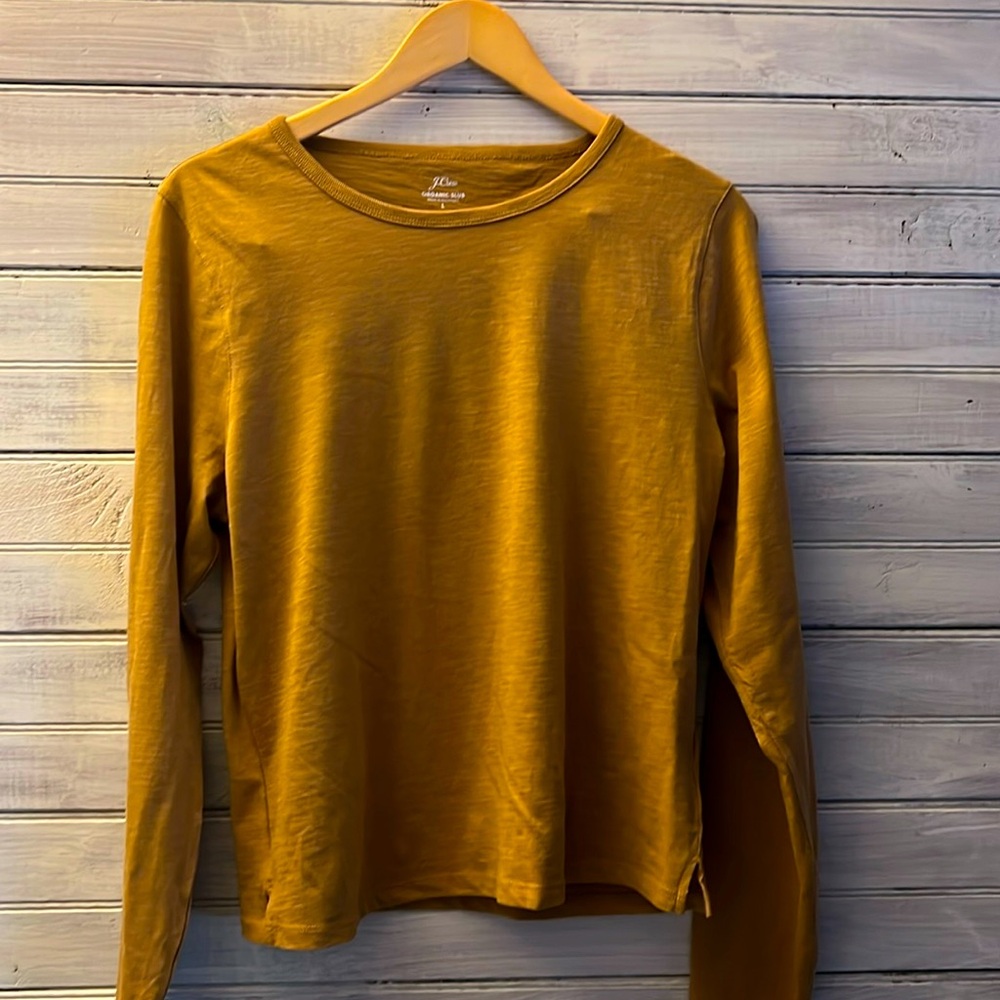 J Crew new no tags long sleeve tee crew neck color is maize
